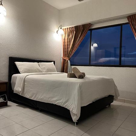 Beach Resort Home Stay Sri Sayang Apartment Batu Ferringhi 2Bedroom Exterior foto