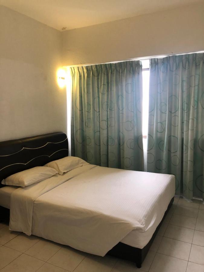 Beach Resort Home Stay Sri Sayang Apartment Batu Ferringhi 2Bedroom Exterior foto