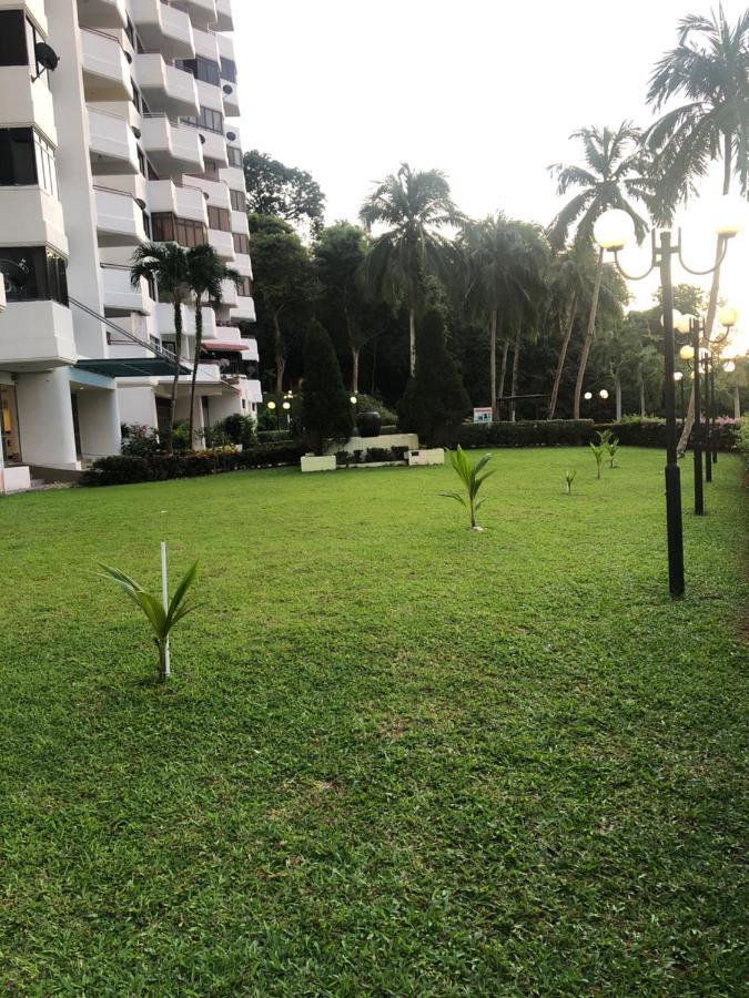 Beach Resort Home Stay Sri Sayang Apartment Batu Ferringhi 2Bedroom Exterior foto