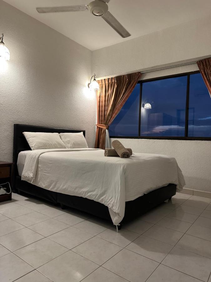 Beach Resort Home Stay Sri Sayang Apartment Batu Ferringhi 2Bedroom Exterior foto